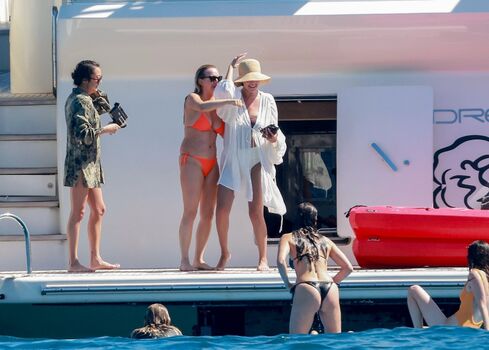 Full leaked Nina dobrev private onlyfans photo