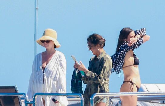 Full leaked Nina dobrev private onlyfans photo
