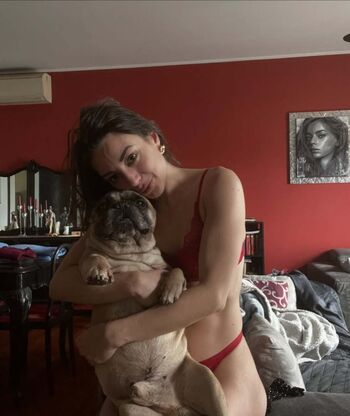 ninamissfit.model