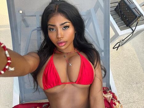 Full leaked Ninarari private onlyfans photo