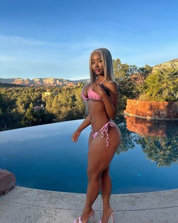 Full leaked Ninarari private onlyfans photo