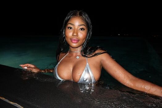 Full leaked Ninarari private onlyfans photo