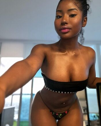 Full leaked Ninarari private onlyfans photo