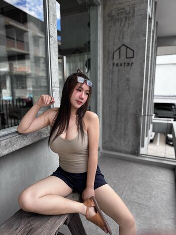 Full leaked Niparat konyai page private onlyfans photo