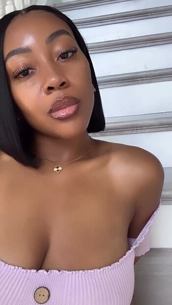 Full leaked Nneka page private onlyfans photo