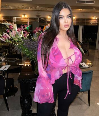 Full leaked Noure sahli page private onlyfans photo