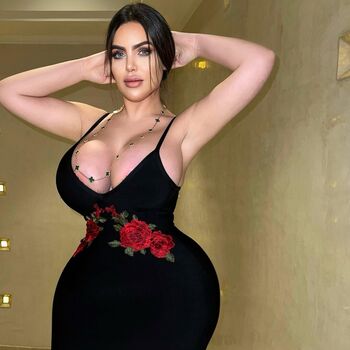Full leaked Noure sahli private onlyfans photo