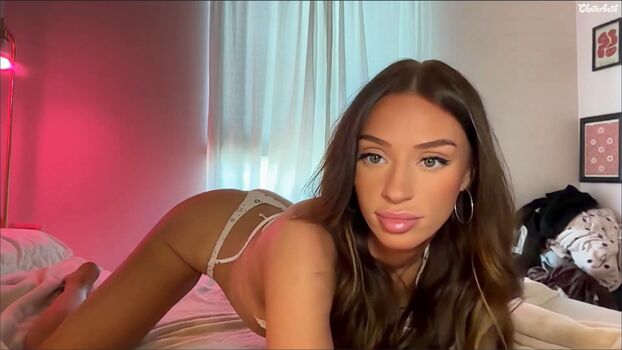 Nova Leigh