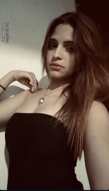 Novinhas Com Peitos Pequenos