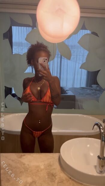 Full leaked Nura habib omer page private onlyfans photo