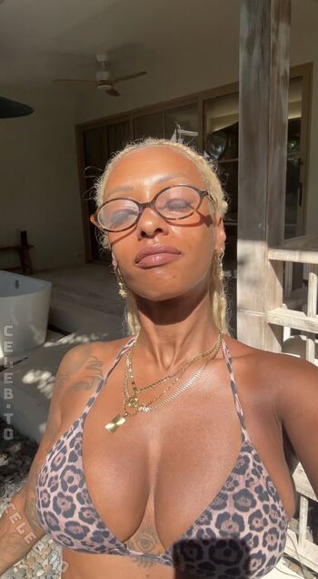 Full leaked Nura habib omer private onlyfans photo