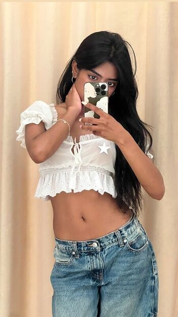 Full leaked Riva arora/ private onlyfans photo