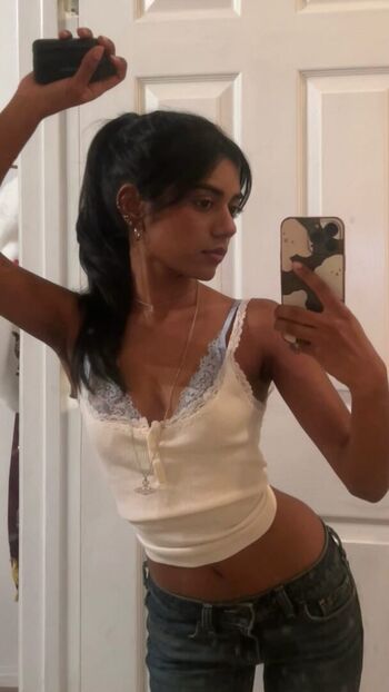 Full leaked Tenderlybae/ private onlyfans photo