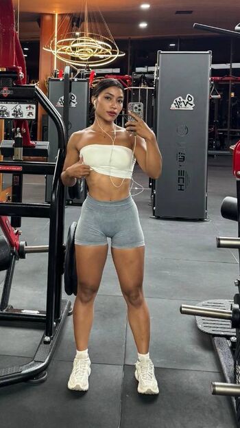 Full leaked Okyyoliviaa private onlyfans photo