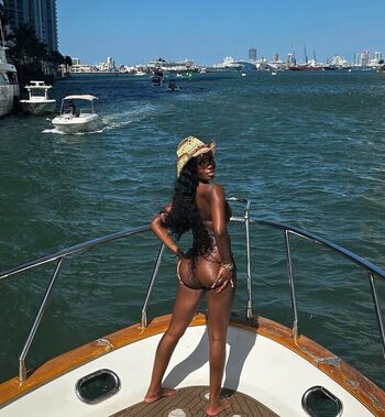 Full leaked Olandria carthen page private onlyfans photo