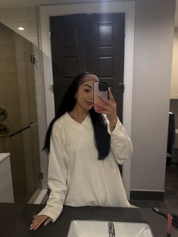 Oliive Livy_J