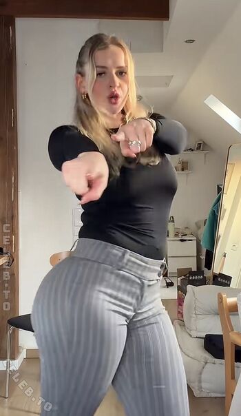 Full leaked Oliviahbls private onlyfans photo