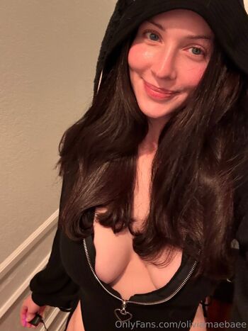 Full leaked Oliviamaebaee private onlyfans photo