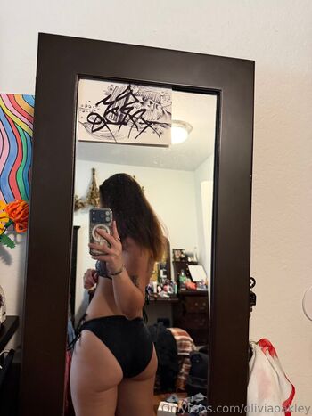Full leaked Oliviaoakleyy private onlyfans photo