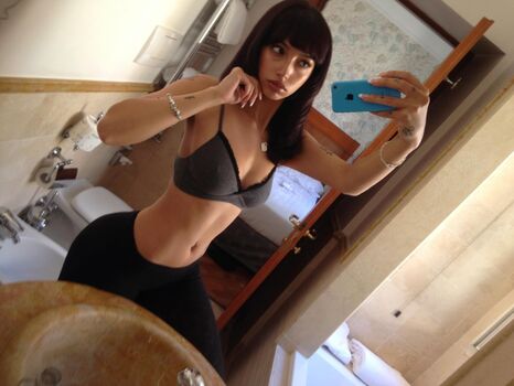 Full leaked Oliviaraynn private onlyfans photo