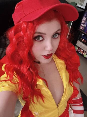 Full leaked Olyashaa private onlyfans photo