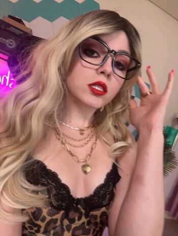 Full leaked Olyashaa private onlyfans photo