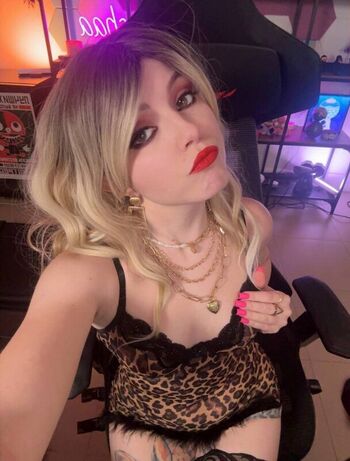 Full leaked Olyashaa private onlyfans photo