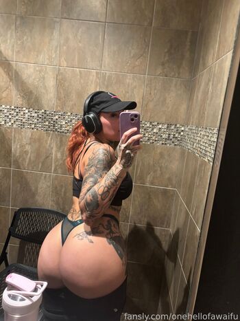 Full leaked Onehellofawaifu private onlyfans photo