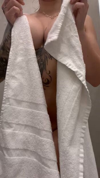 Full leaked Onlyscarlett private onlyfans photo