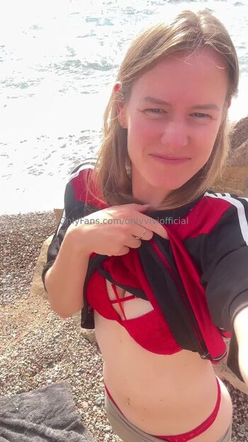 Full leaked Onlyviviofficial private onlyfans photo