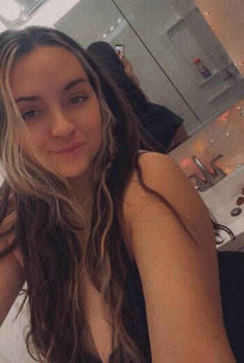 Full leaked Oohkarlalala private onlyfans photo
