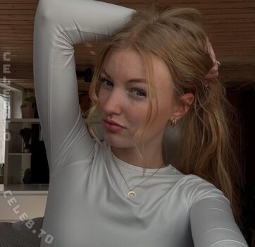 Full leaked Pauliie private onlyfans photo