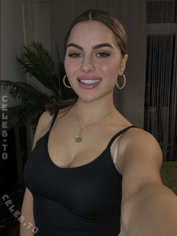 Full leaked Paulinesweetyy private onlyfans photo