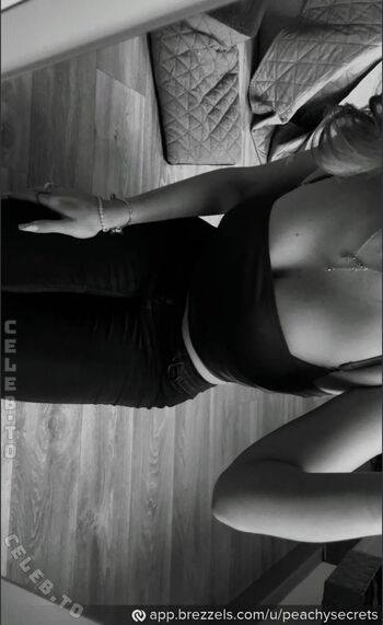 Full leaked Peachysecrets private onlyfans photo