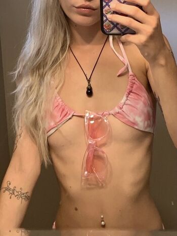 Full leaked Pearlcorridor private onlyfans photo