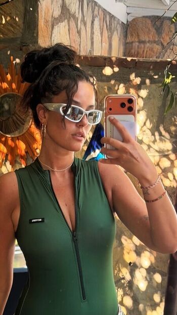 Full leaked Pelin akil private onlyfans photo