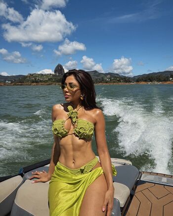 Full leaked Persian page private onlyfans photo