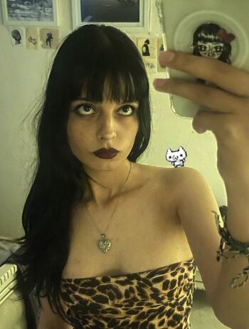 Full leaked Persian private onlyfans photo