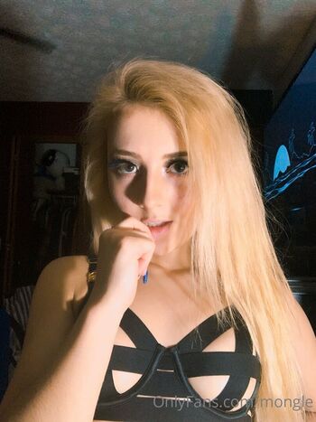 Full leaked Petitemongle private onlyfans photo