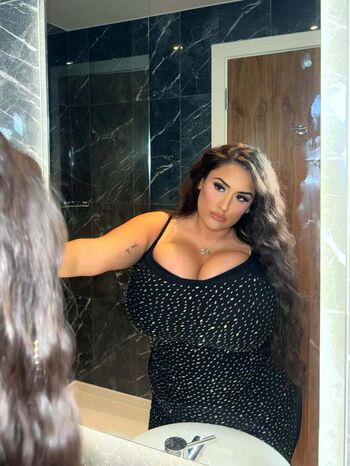 Full leaked Pettiana cypriotmami private onlyfans photo