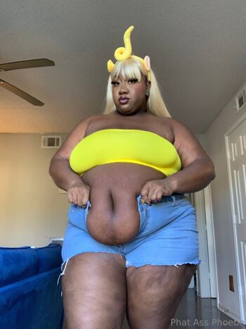 Full leaked Phatassphoebe private onlyfans photo
