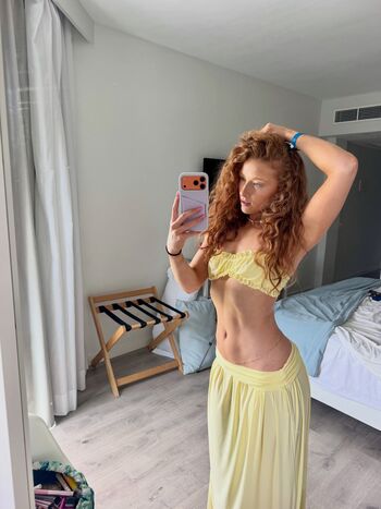 Full leaked Pheobeisginger private onlyfans photo