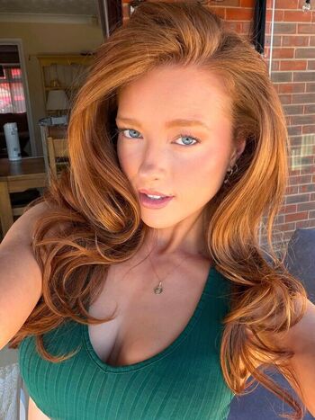 Full leaked Phoebeisginger page private onlyfans photo