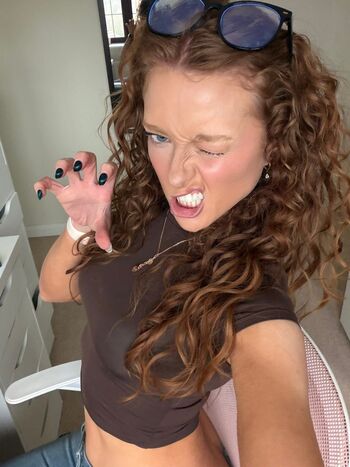 Full leaked Phoebeisginger page private onlyfans photo