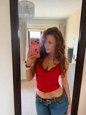 Full leaked Phoebeisginger private onlyfans photo