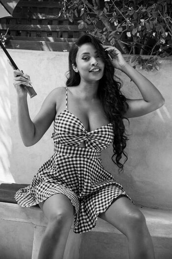 Full leaked Phoenix skye page private onlyfans photo