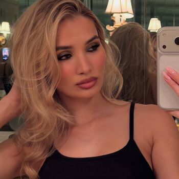 Full leaked Pia mia perez private onlyfans photo