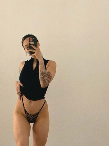 Full leaked Pingvidii private onlyfans photo