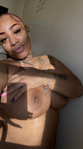 Full leaked Pink dagoat private onlyfans photo
