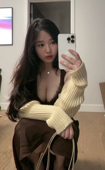 Full leaked Neu ling/ private onlyfans photo